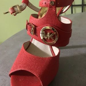 Michael kors heels size 8